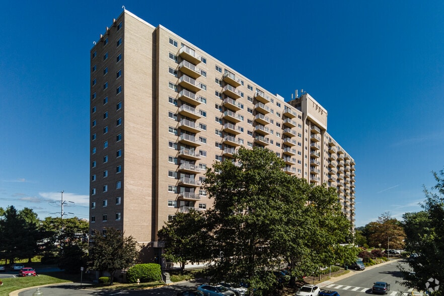 More Photos Of 1225 Martha Custis Dr, Alexandria Apartments For Sale