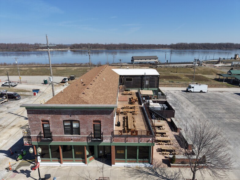More Photos Of 408-422 N Main St, Hannibal Restaurant For Sale