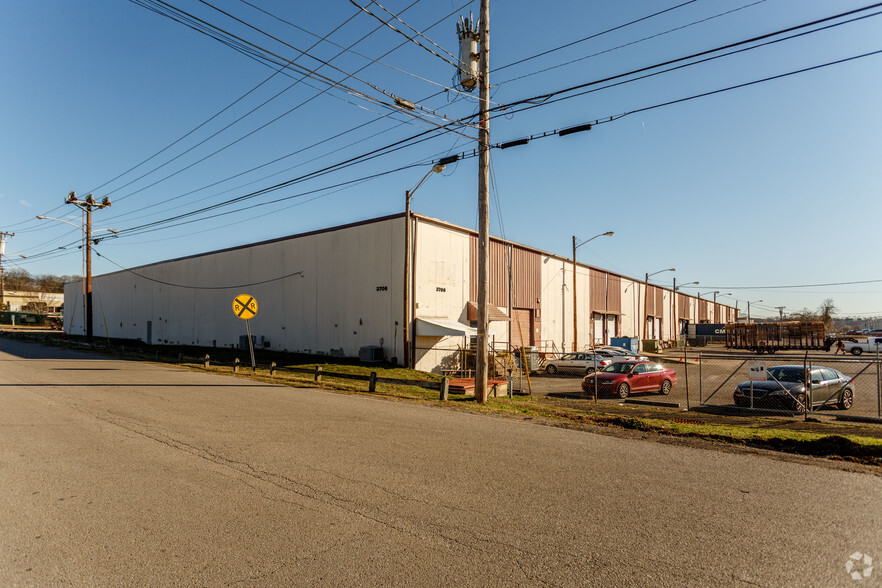 Primary Photo Of 3706-3710 Vulcan Dr, Nashville Distribution For Lease