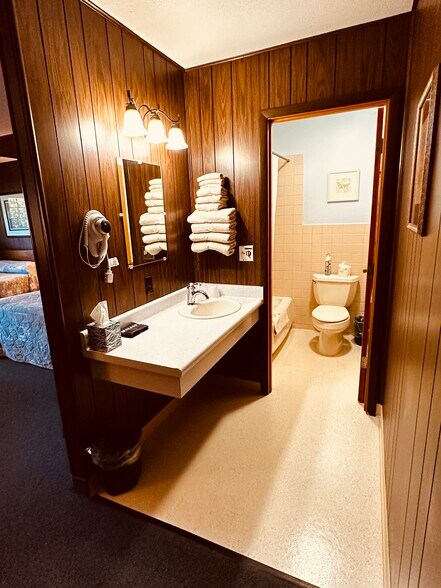 More Photos Of 107 E Main St, Bison Hotel For Sale