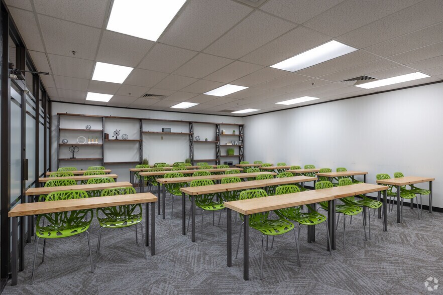More Photos Of 13105 Northwest Fwy, Houston Office For Lease