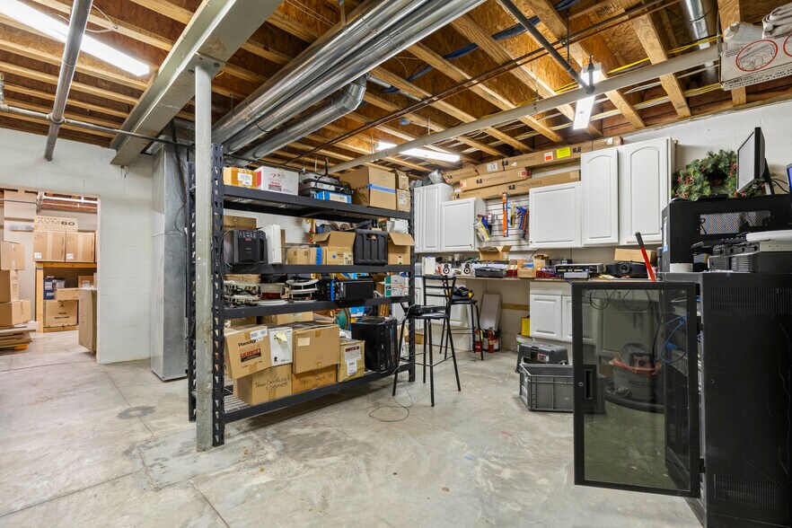 More Photos Of 132 N High St, Gahanna Office For Sale