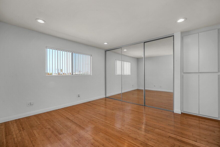 More Photos Of 7605 W Manchester Ave, Playa Del Rey Apartments For Sale