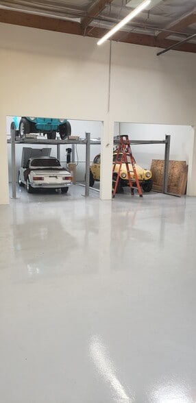 More Photos Of 2346 E University Dr, Phoenix Warehouse For Sale