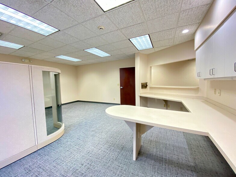 More Photos Of 1107 Statesville Blvd, Salisbury Medical For Lease