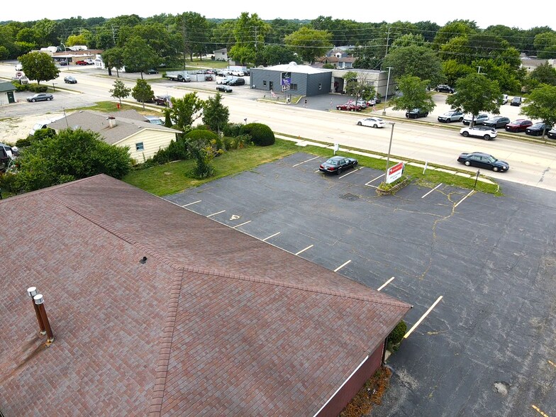 More Photos Of 4901 W Elm St, McHenry Office For Sale