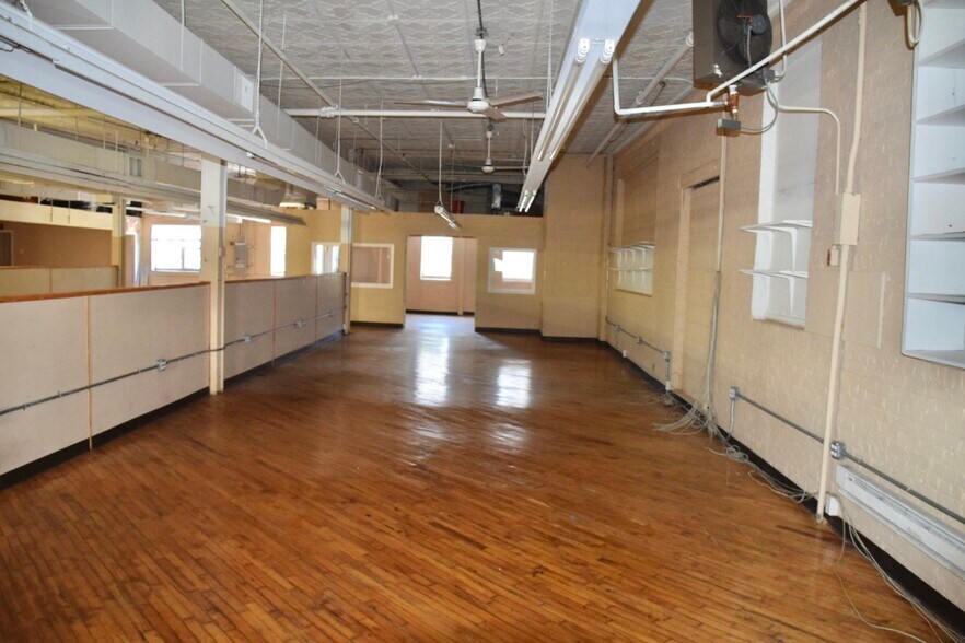 More Photos Of 588 56th St, West New York Manufacturing For Sale