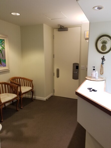 More Photos Of 400 Newport Center Dr, Newport Beach Medical For Lease