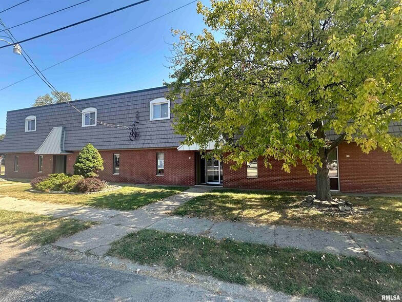 More Photos Of 3526 N California Ave, Peoria Office For Sale