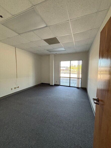 More Photos Of 605 Bob Gifford Blvd, Early Branch Manufacturing For Sale