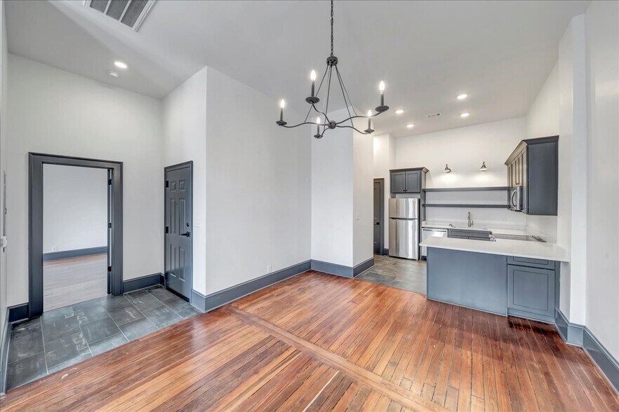 More Photos Of 362 2nd St, Macon-Bibb Storefront Retail Residential For Sale