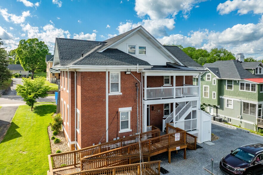 More Photos Of 114 E Unaka Ave, Johnson City Office Residential For Sale