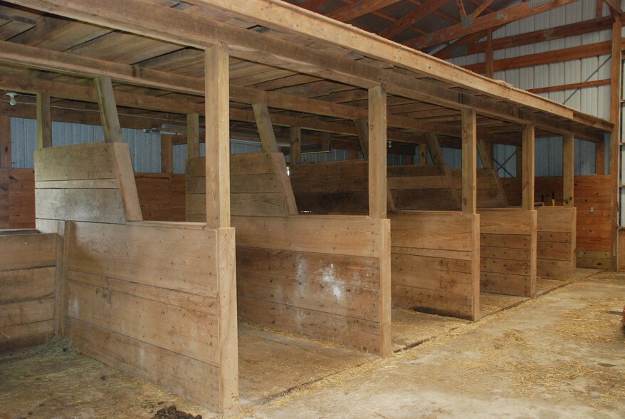 More Photos Of 10330 Quaker Rd, Fredericktown Flex For Lease