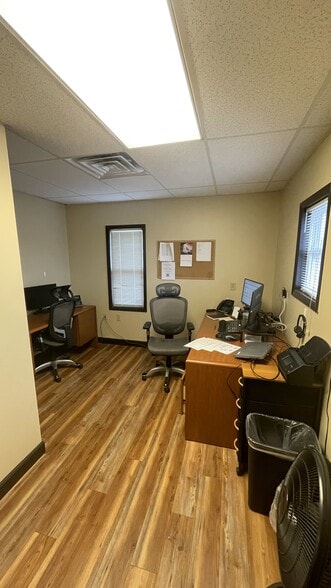 More Photos Of 7519 E Pine St, Tulsa Warehouse For Sale