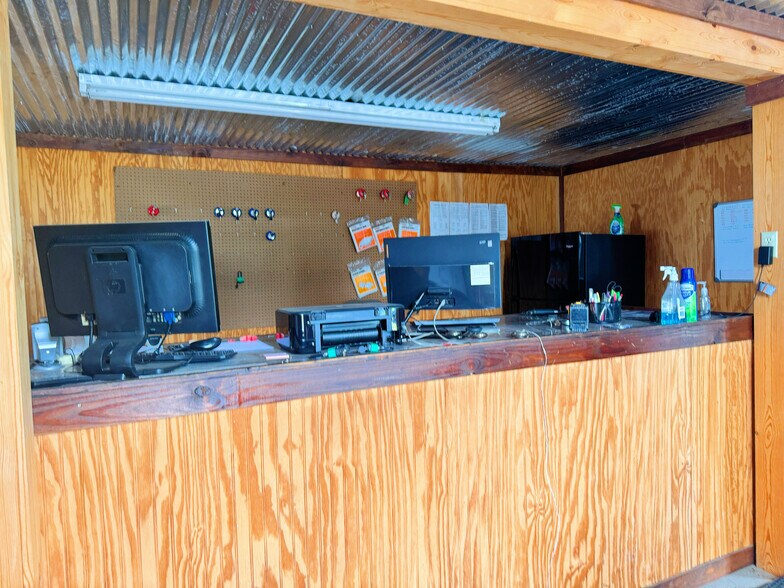 More Photos Of 5272 Highway 225 N, Chatsworth Self Storage For Sale