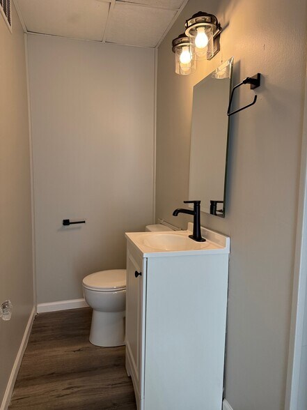 More Photos Of 14424 Morse St, Cedar Lake Storefront Retail Residential For Lease