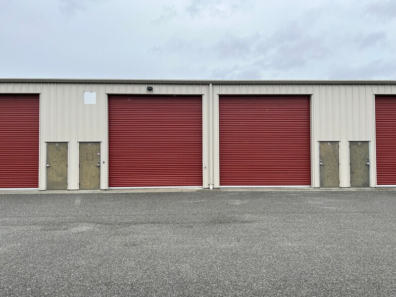 More Photos Of 100 Airport Rd, Fortuna Warehouse For Lease