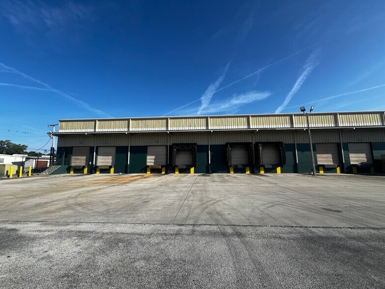 More Photos Of 3125 Drane Field Rd, Lakeland Warehouse For Lease