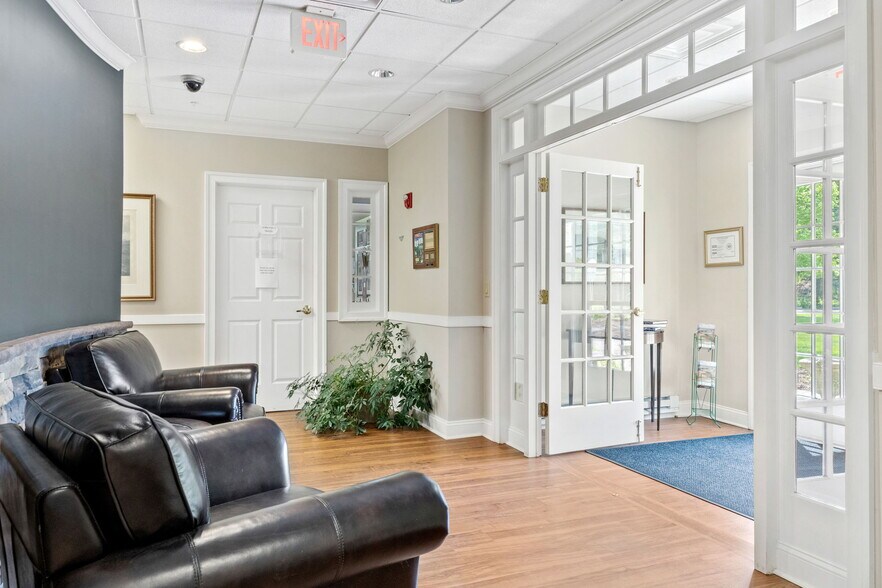 More Photos Of 3705 Kennett Pike, Greenville Office For Lease