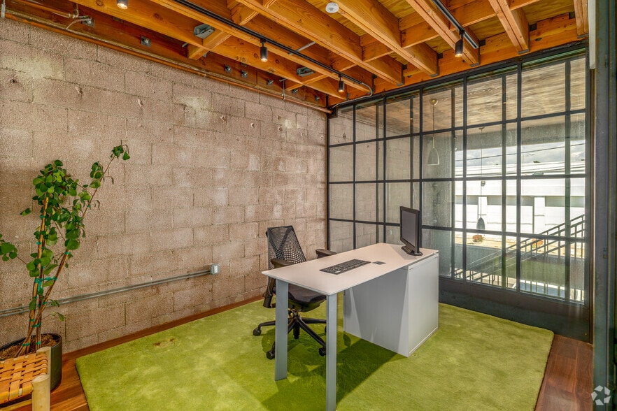 More Photos Of 5872 Smiley Dr, Culver City Loft Creative Space For Sale