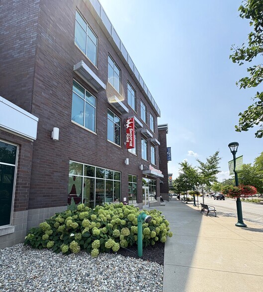 More Photos Of 8890 E 116th St, Fishers Medical For Lease