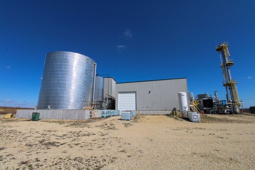 More Photos Of 5640 44th Ave S, Clinton Industrial For Sale