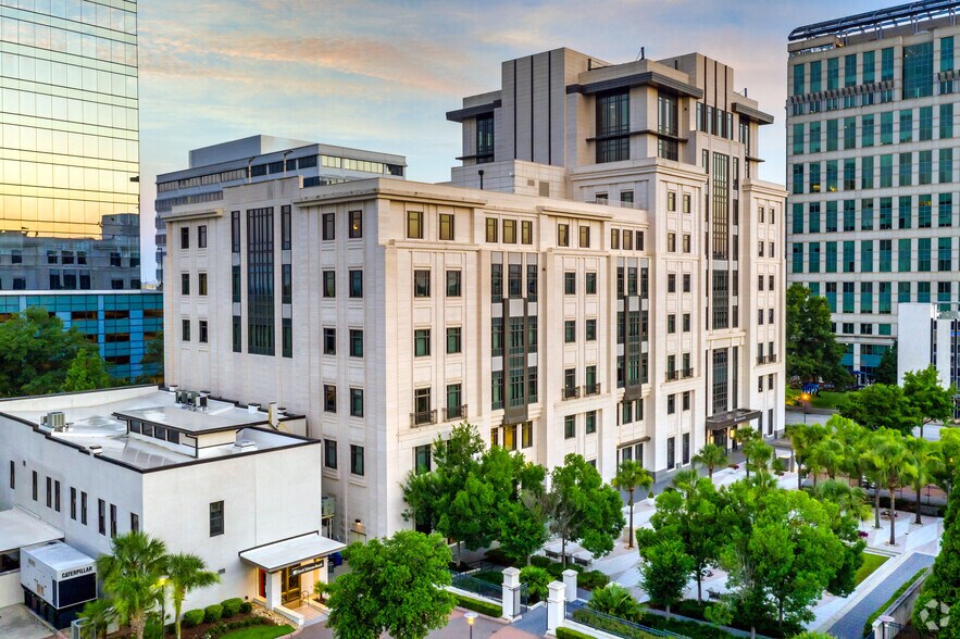 More Photos Of 1230 Main St, Columbia Office For Lease