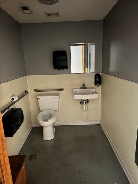 More Photos Of 1143 Airport Rd, Shelby Industrial For Lease