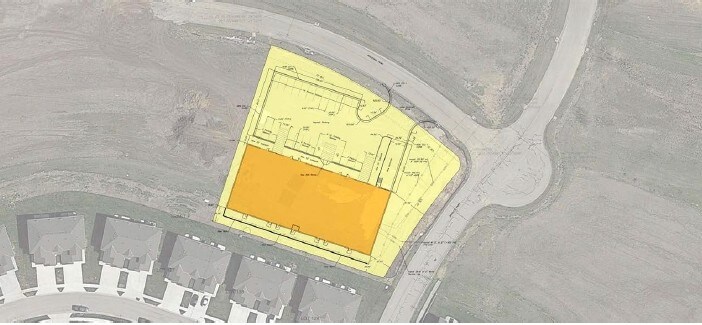 More Photos Of 10909 Industrial Cir, Peculiar Distribution For Lease