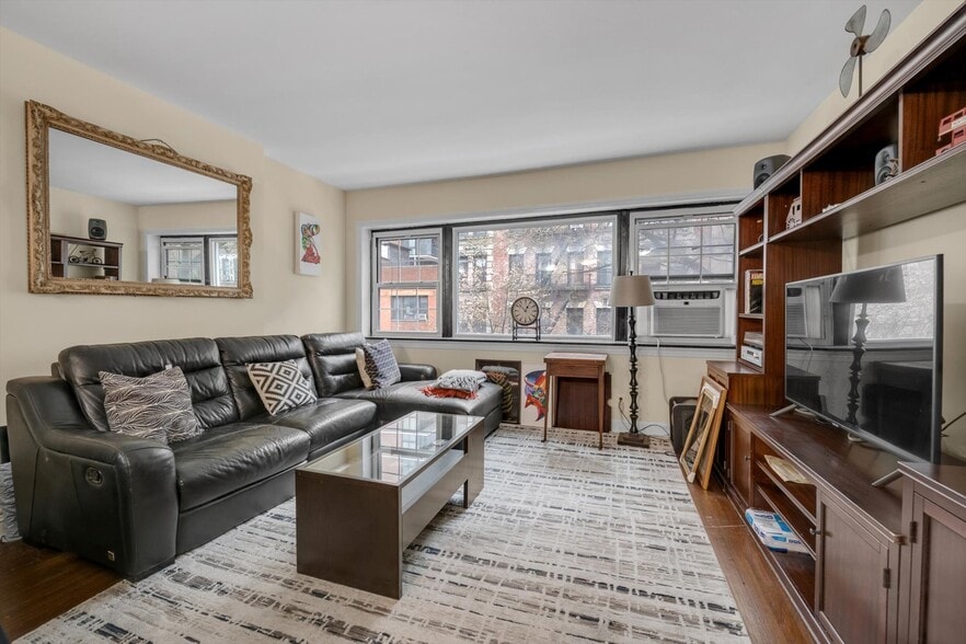 More Photos Of 247 E 50th St, New York Apartments For Sale