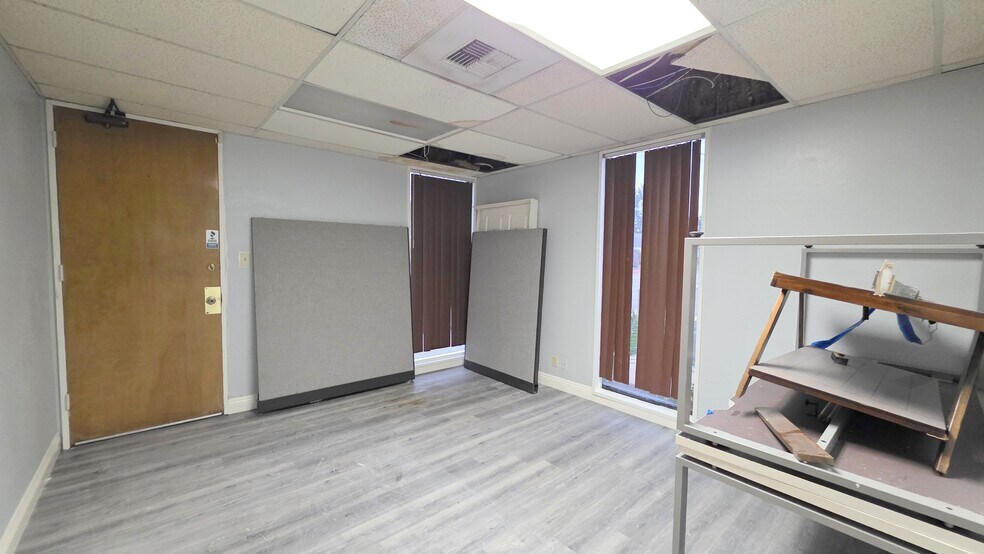 More Photos Of 647 E E St, Ontario Medical For Lease