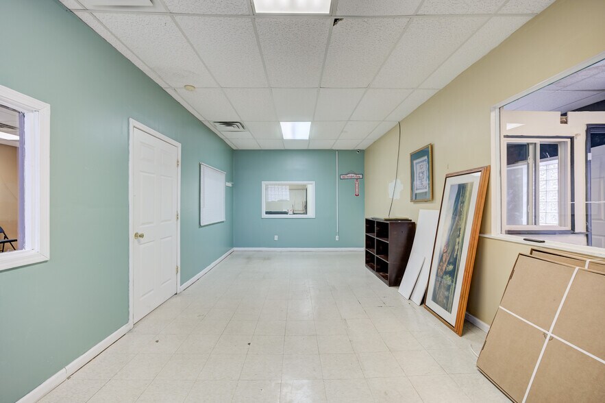 More Photos Of 19953 Conant St, Detroit Medical For Sale