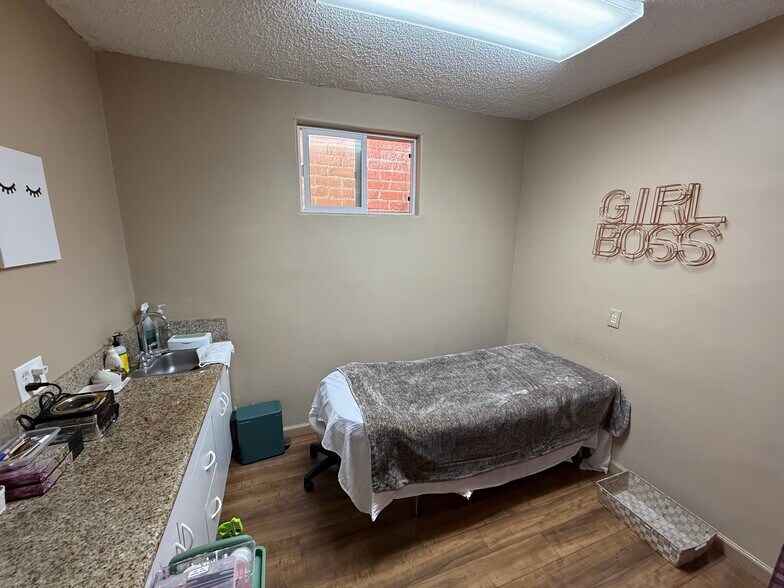 More Photos Of 11607-11609 W Washington Blvd, Los Angeles General Retail For Sale