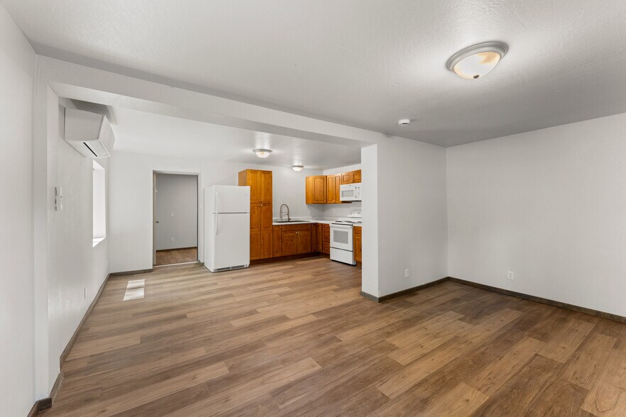 More Photos Of 5333 Rogue River Hwy, Gold Hill Multifamily For Sale