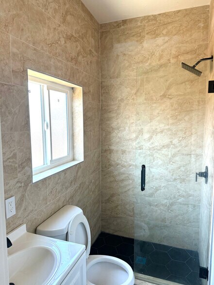 More Photos Of 315 N Alvarado St, Los Angeles Specialty For Sale