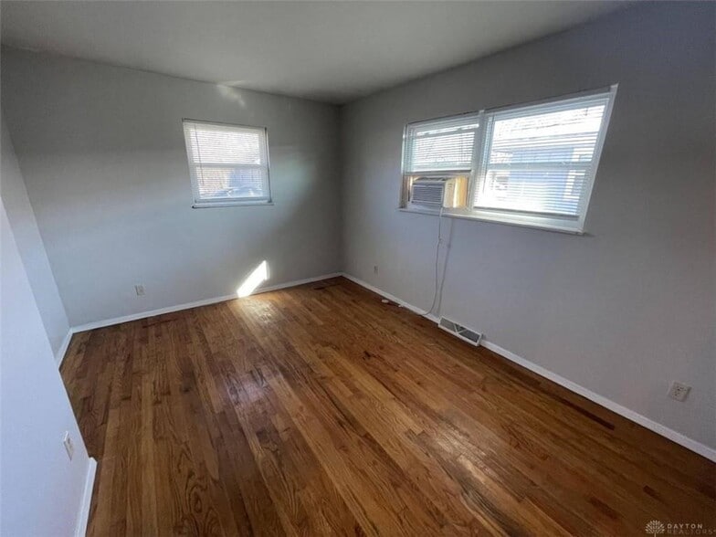 More Photos Of 3218 Illinois Ave, Middletown Apartments For Sale