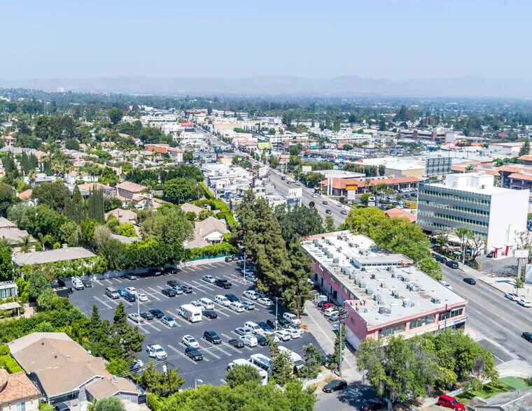 More Photos Of 18330-18350 Ventura Blvd, Tarzana Office For Lease