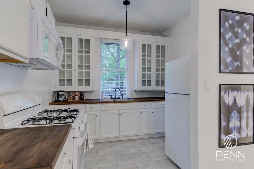 More Photos Of 2033 Young Ave, Memphis Multifamily For Sale