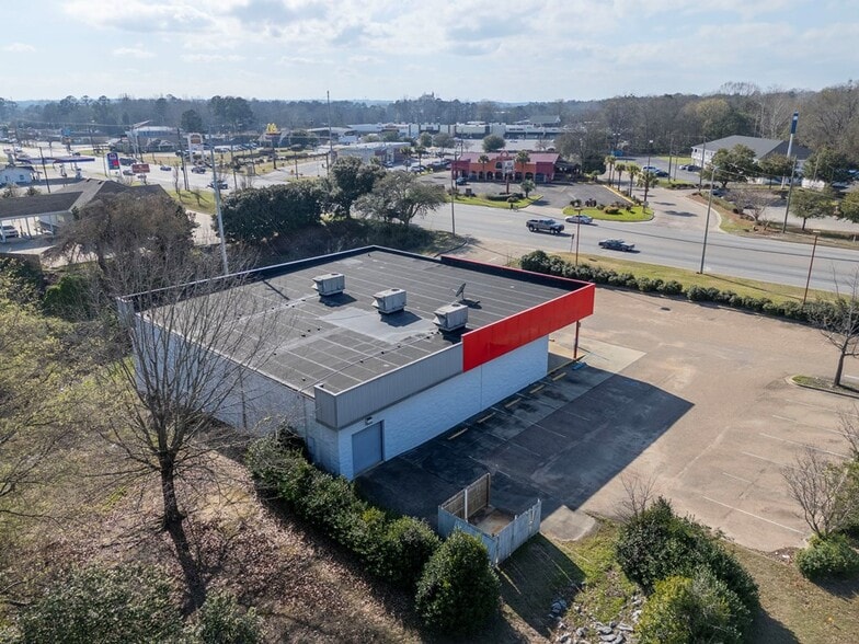 More Photos Of 1205 S Eufaula Ave, Eufaula Freestanding For Sale