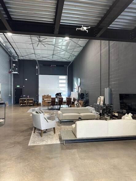 More Photos Of 529 SH 46 E, Boerne Showroom For Sale