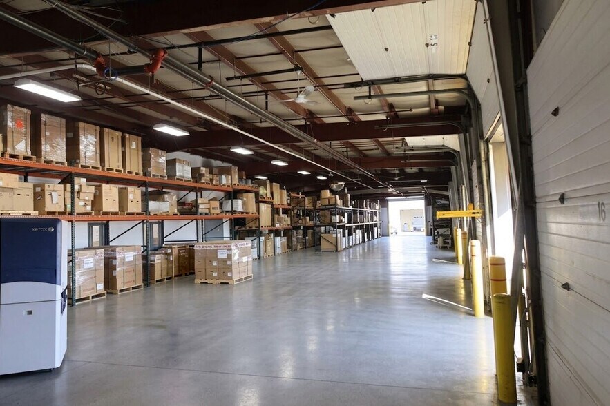 More Photos Of 6800 Northern Blvd, East Syracuse Truck Terminal For Sale