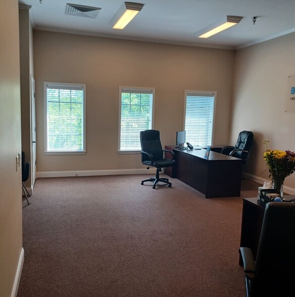 More Photos Of 311 S Royal Oaks Blvd, Franklin Medical For Sale