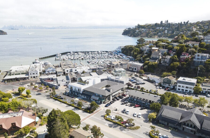 More Photos Of 1680 Tiburon Blvd, Belvedere Tiburon Office For Sale