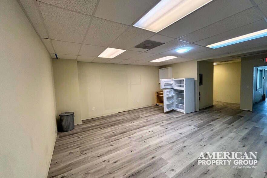 More Photos Of 2695 Tamiami Trl, Port Charlotte Storefront For Lease