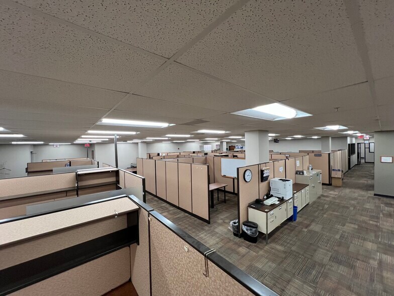More Photos Of 1 Empire Dr, Rensselaer Office For Lease