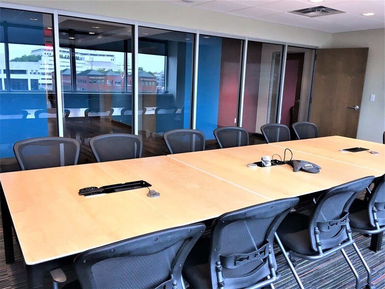 More Photos Of 605 Chestnut St, Chattanooga Office For Lease