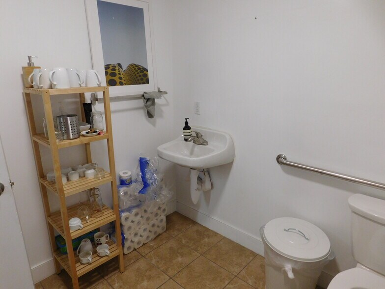 More Photos Of 1334 S Main St, Los Angeles Storefront Retail Office For Sale