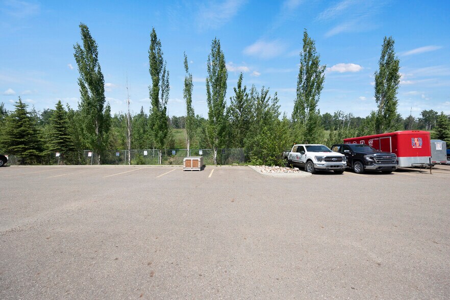 More Photos Of 380 Taiganova Cres, Fort McMurray Warehouse For Lease