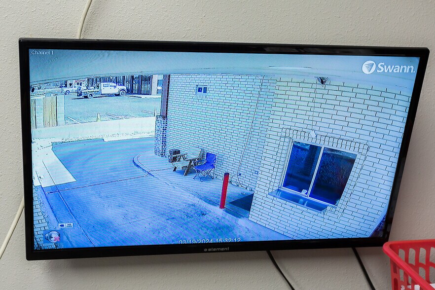 More Photos Of 1140 Kermit St, Plainview Restaurant For Sale