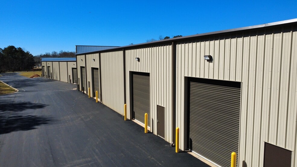 More Photos Of 4635 Atlanta Hwy, Flowery Branch Warehouse For Lease